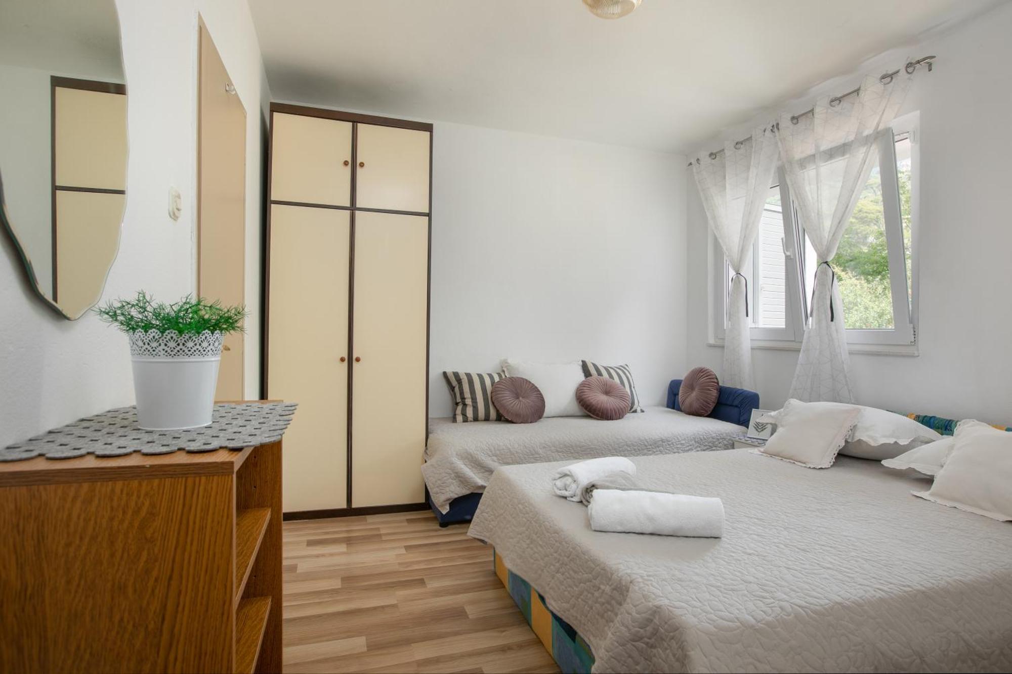 Sea View Apartments M Подгора Номер фото