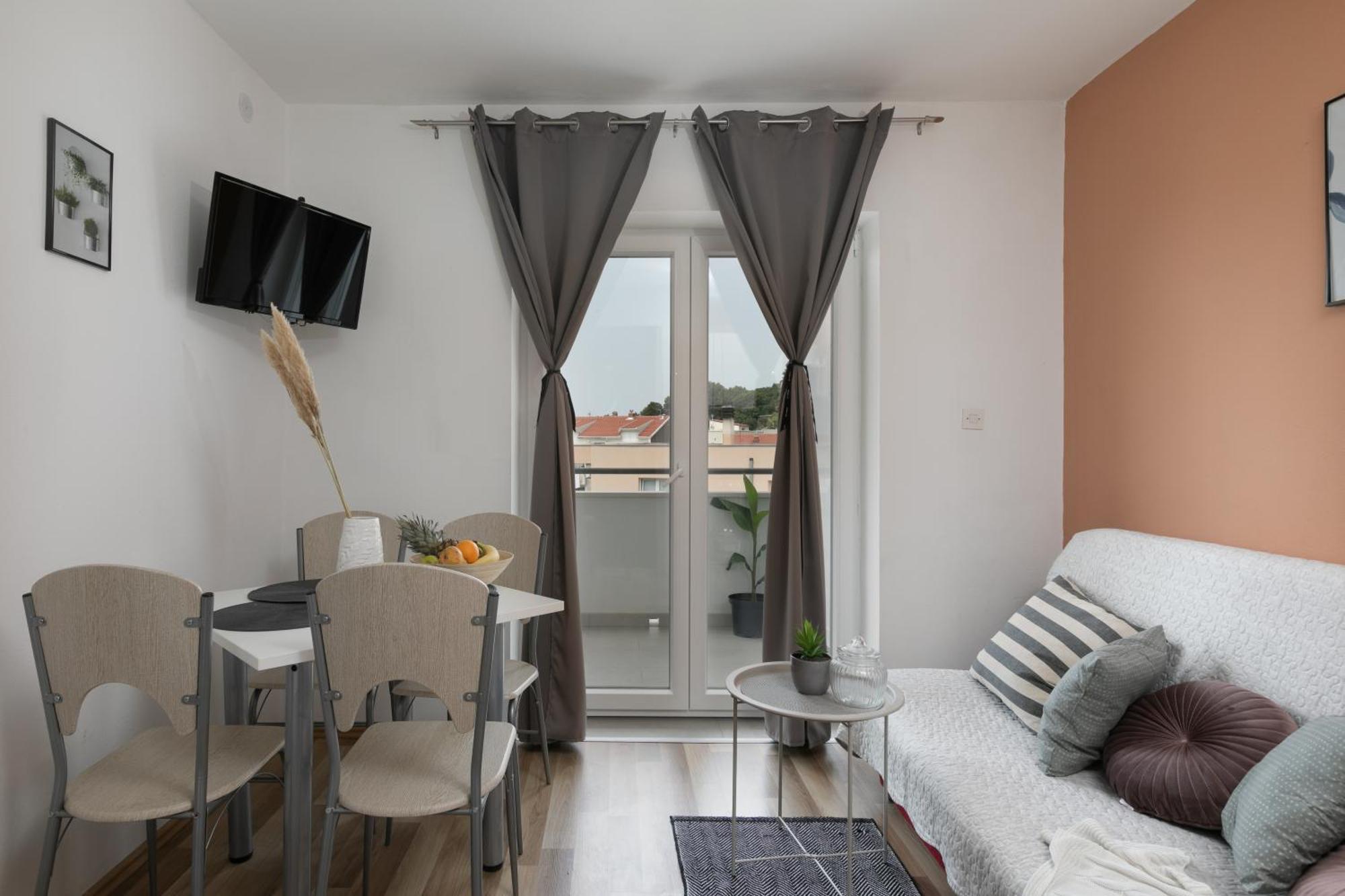 Sea View Apartments M Подгора Номер фото