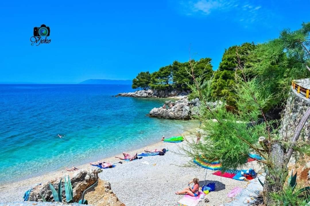 Sea View Apartments M Подгора Номер фото
